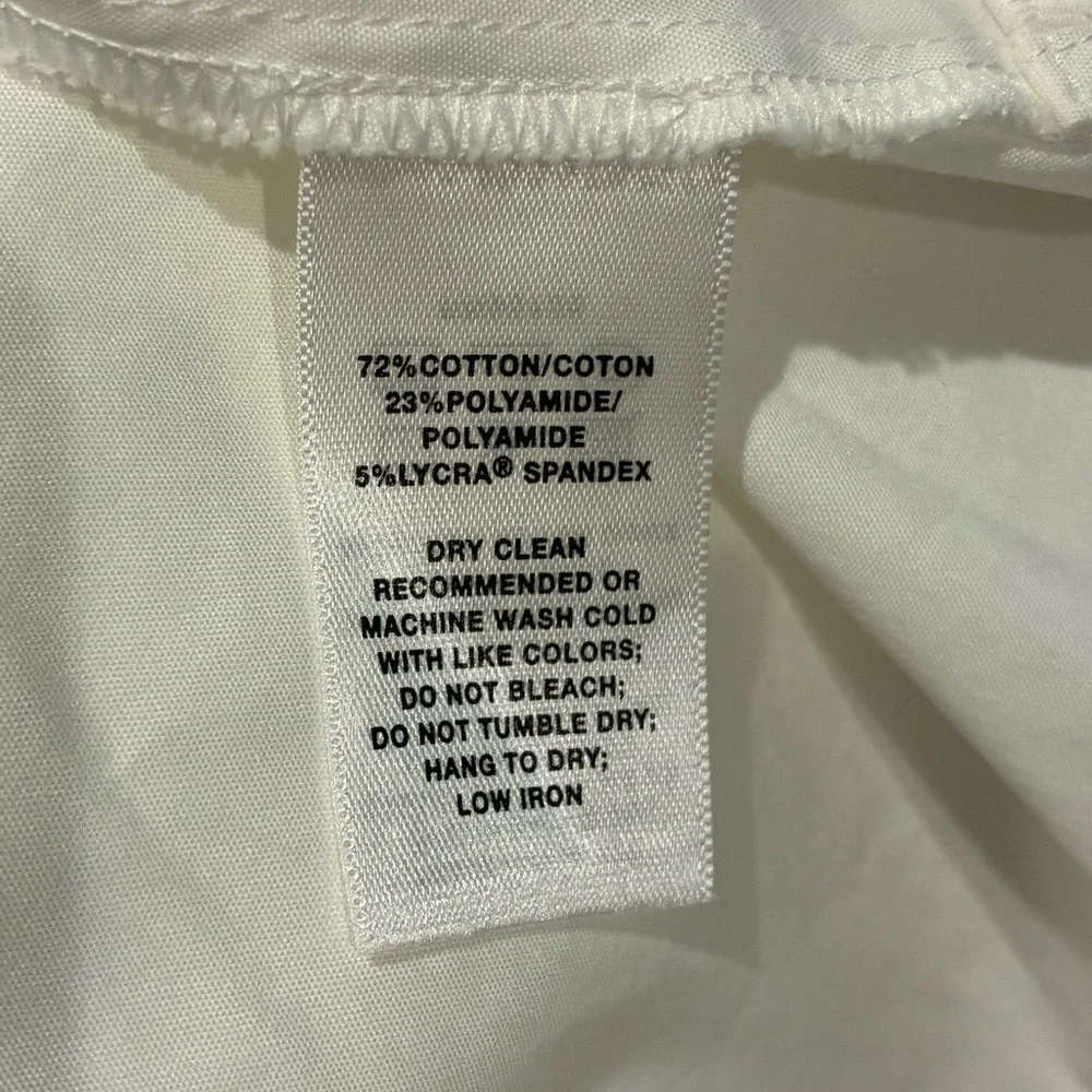 Lafayette 148 crisp stretch white cotton button front shirt with tie at front. L - Picture 5 of 5